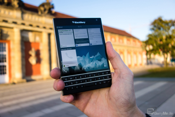 BlackBerry-Passport-Hand