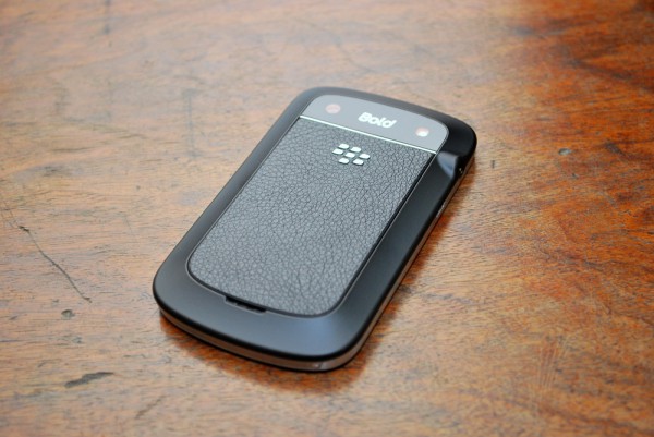 Wie das Bold 9900 hätte eigentlich sein müssen – oder der 1400 mAh Akku und der „Leder“-Akkudeckel