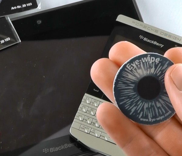 Ei-Wisch – und Dein verschmierter Touchscreen kann dich mal!